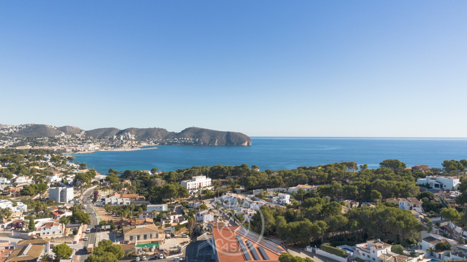 Un activo comercial de alta visibilidad en la zona más dinámica de Moraira.