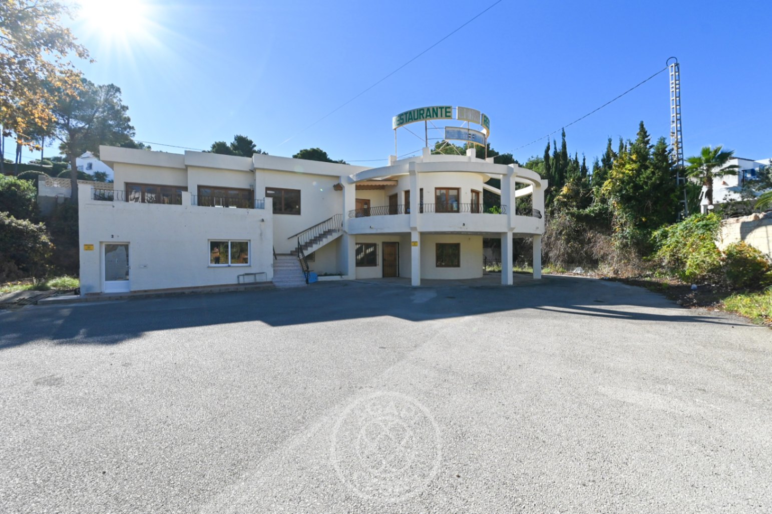 Un activo comercial de alta visibilidad en la zona más dinámica de Moraira.