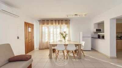 Oportunidad única para inversores: villa con 5 apartamentos independientes y vistas al mar en Calpe