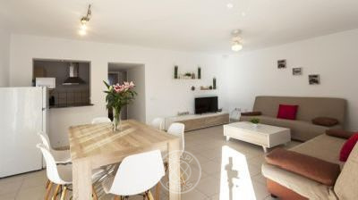 Oportunidad única para inversores: villa con 5 apartamentos independientes y vistas al mar en Calpe