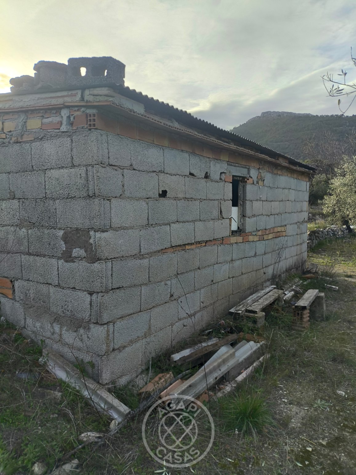 Encantadora Parcela con Casita en Castell de Castells Rodeada de Naturaleza