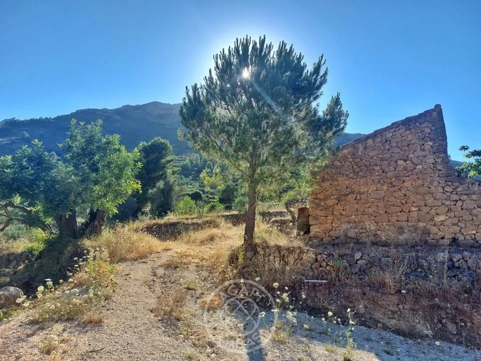 Solar urbano con licencia en Jalon