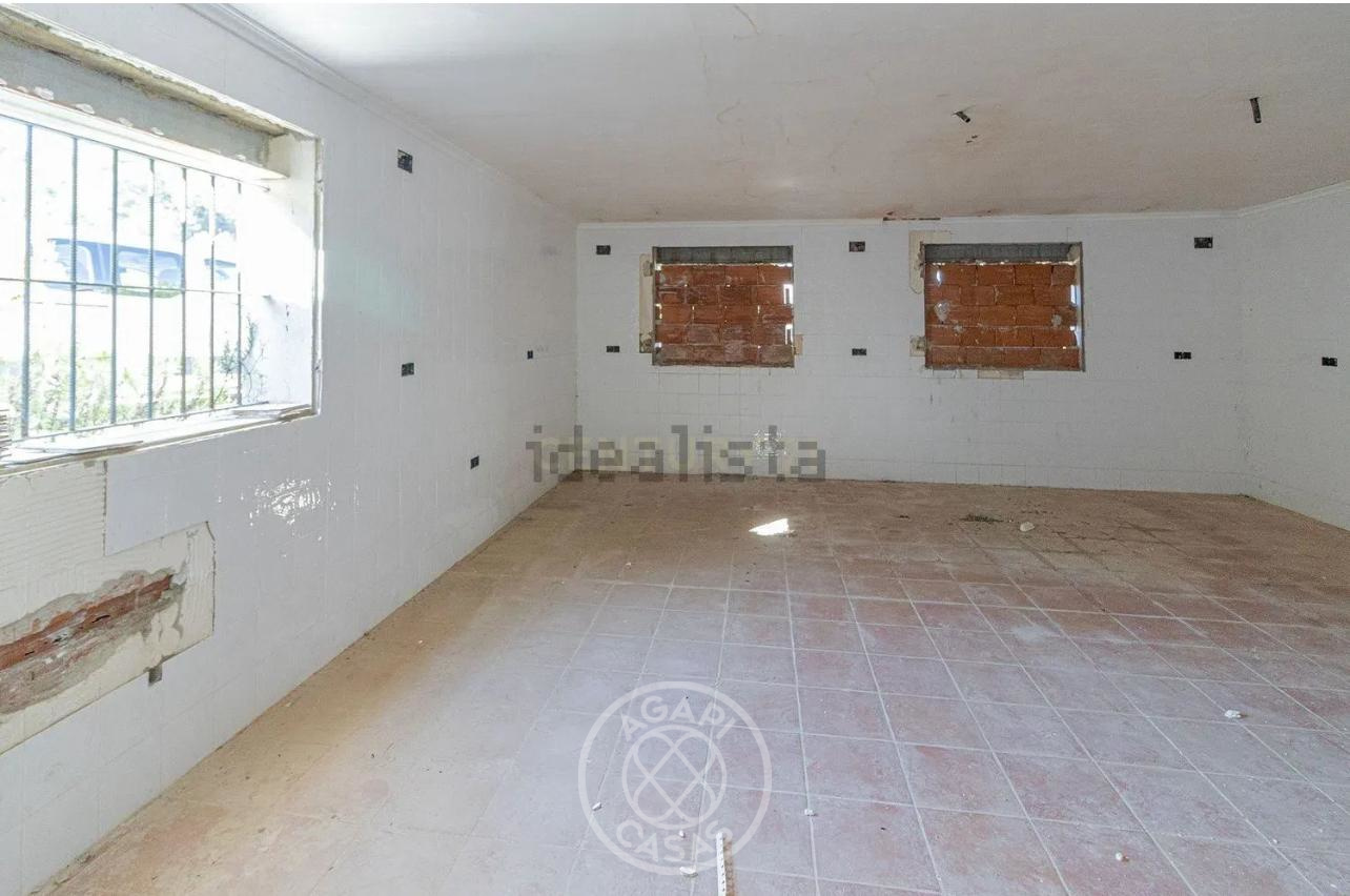 Country house to renovate with spectacular views of Les Arcs in Castell de Castells.