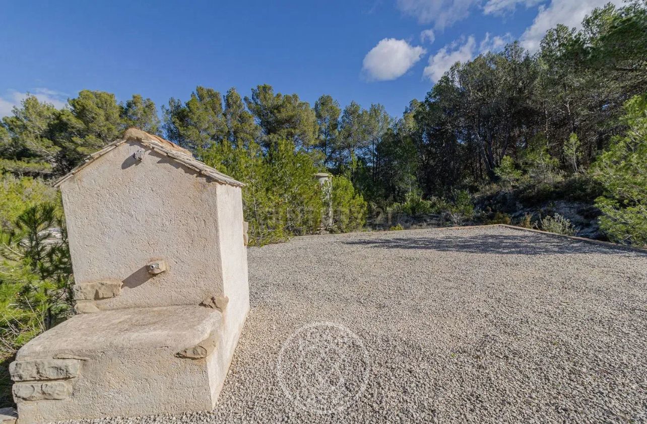 Country house to renovate with spectacular views of Les Arcs in Castell de Castells.