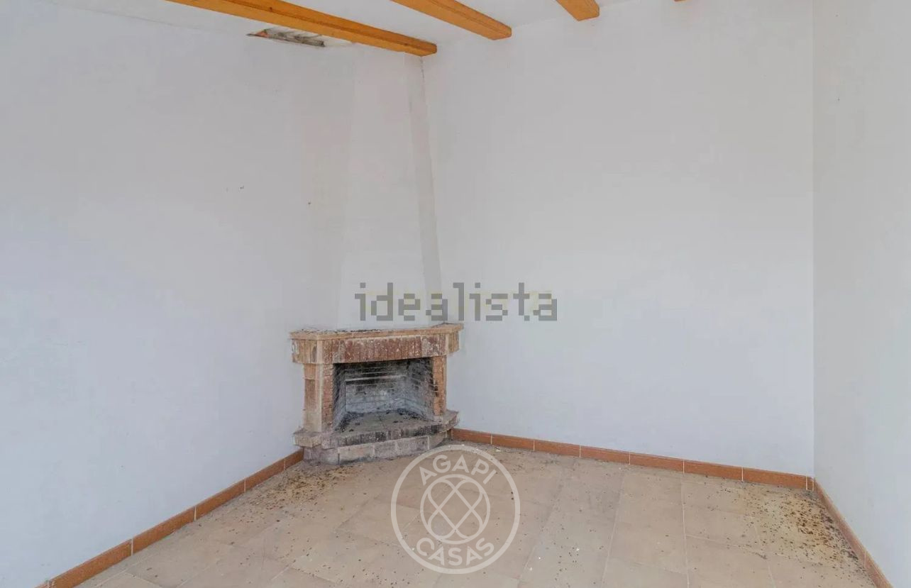 Country house to renovate with spectacular views of Les Arcs in Castell de Castells.