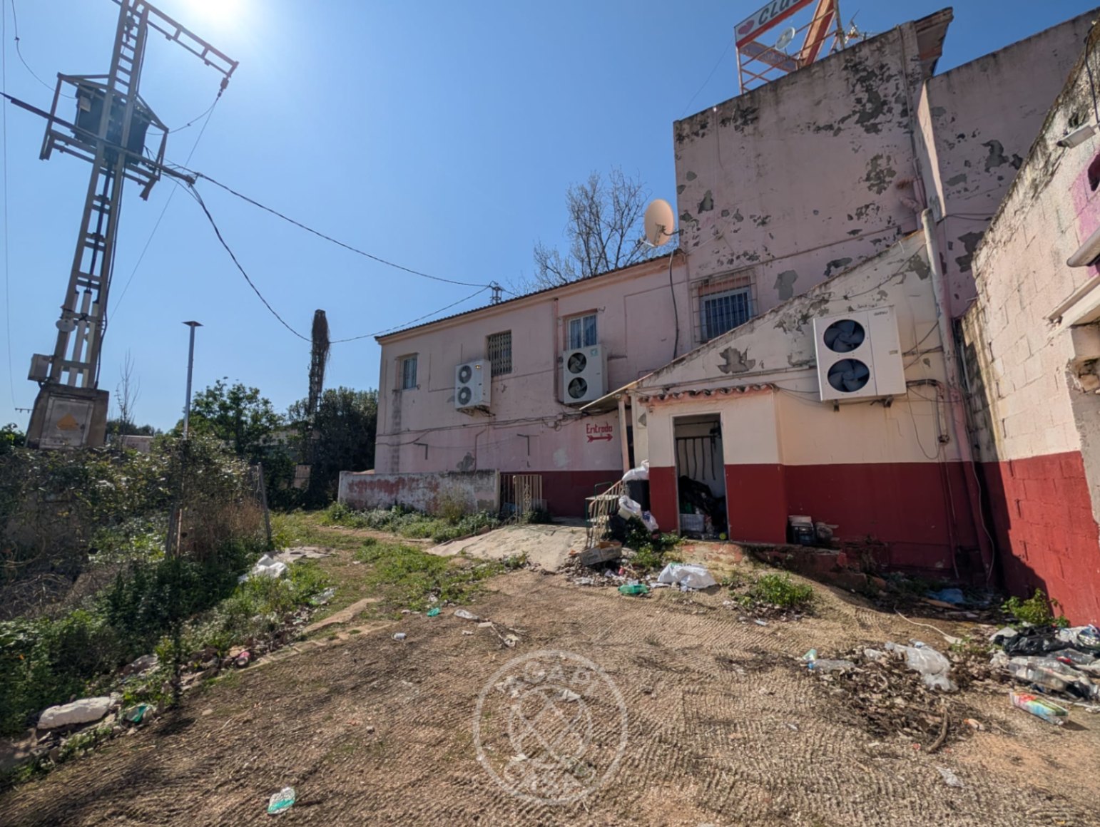 Prime investment property with nightlife license in strategic Pedreguer location