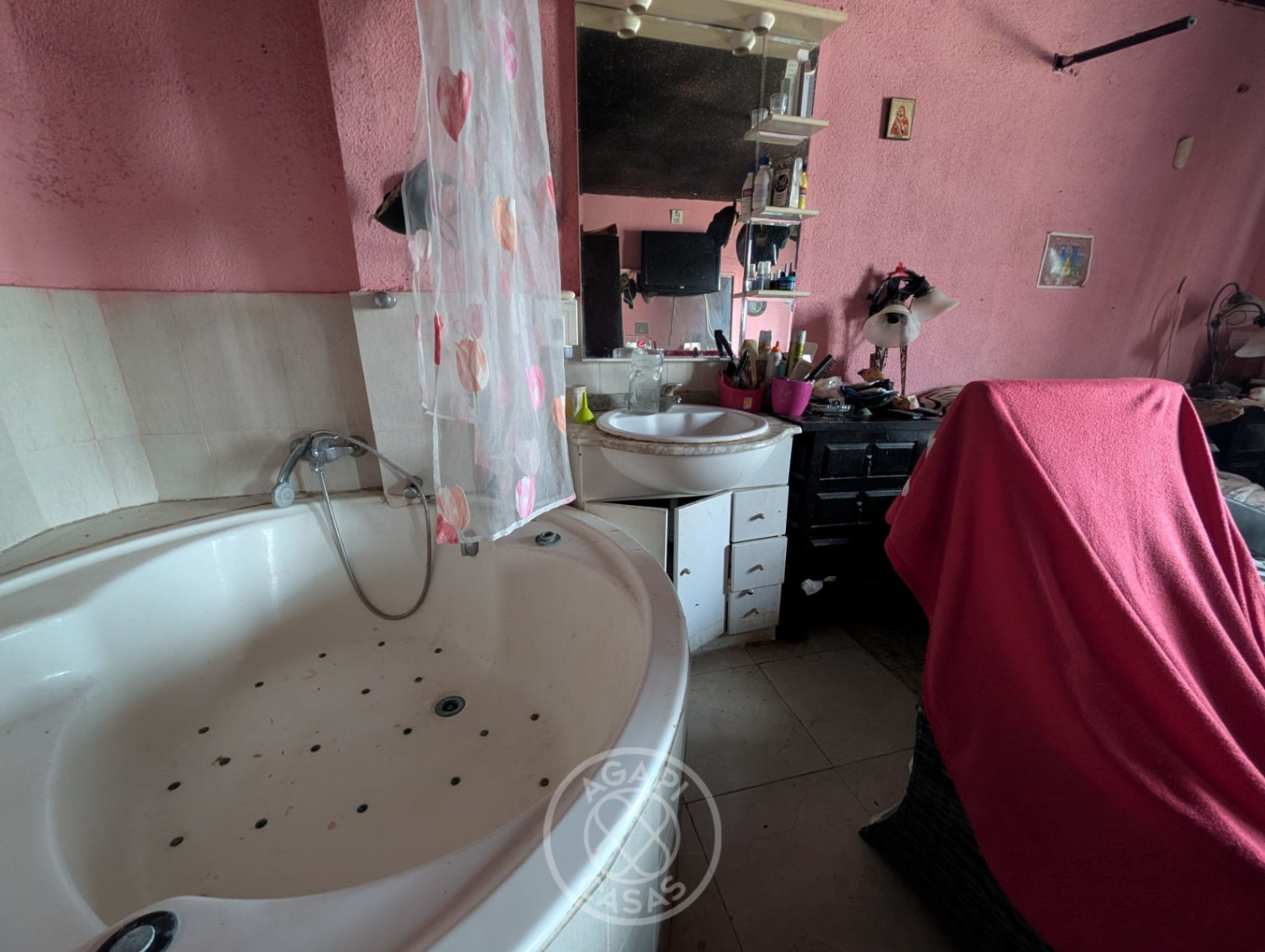 Prime investment property with nightlife license in strategic Pedreguer location