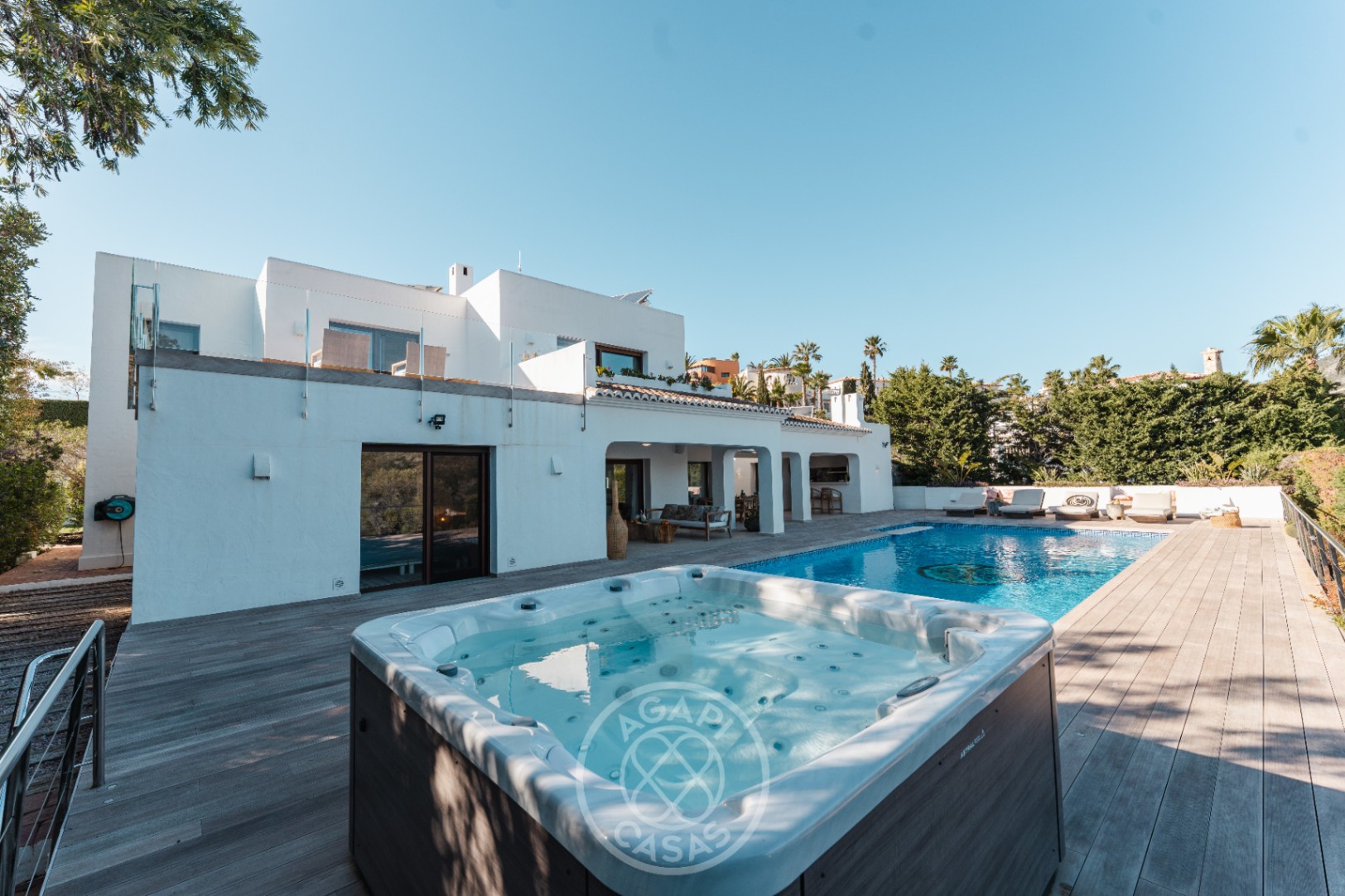Impresionante villa de estilo ibicenco con vistas al mar en Moraira – La Arnella