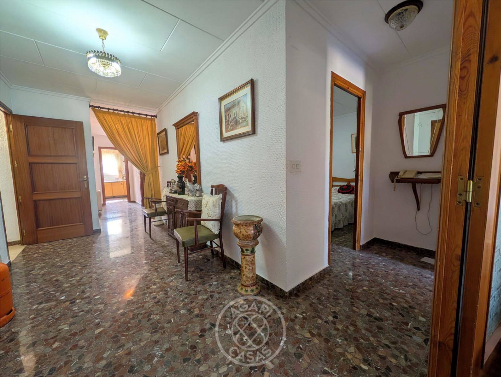 Huis met grote garage te koop in Castell de Castells
