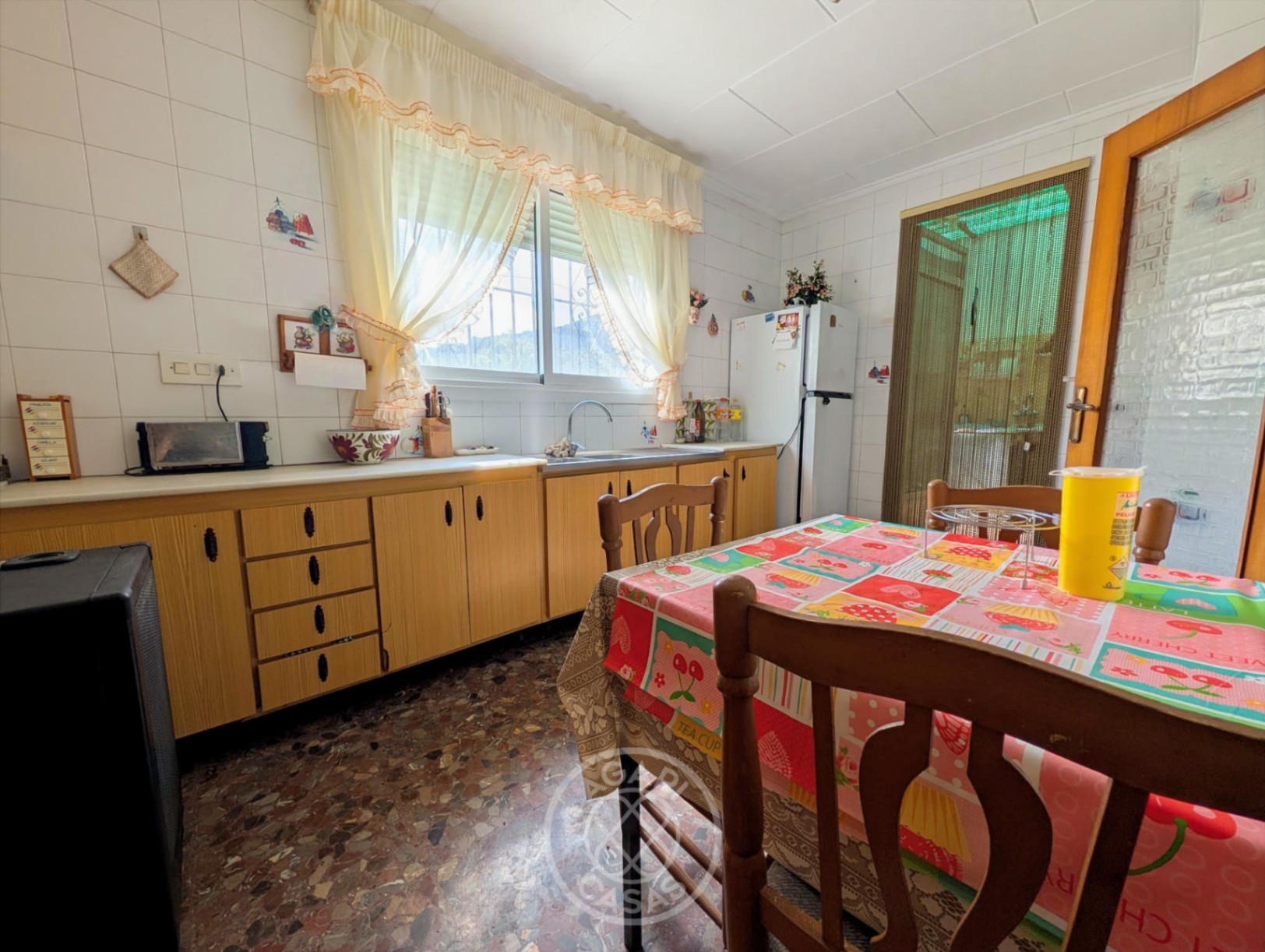 Huis met grote garage te koop in Castell de Castells