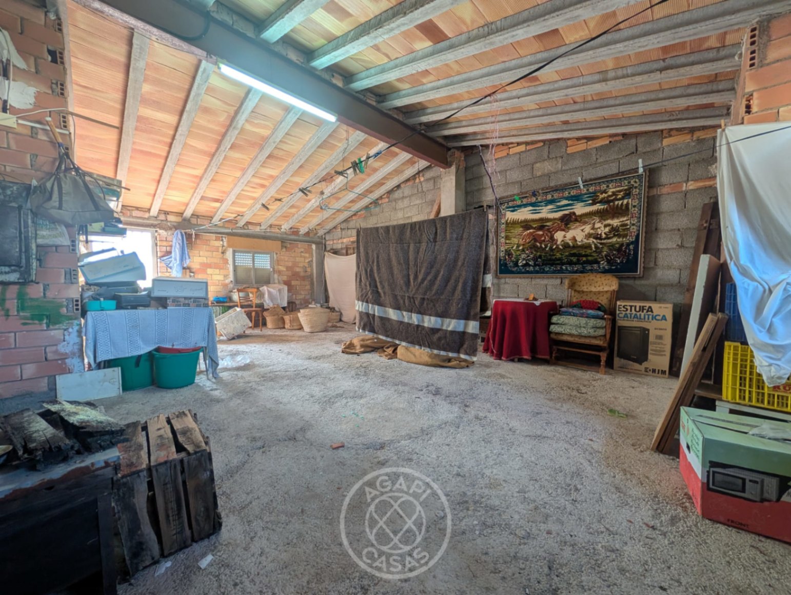 Huis met grote garage te koop in Castell de Castells