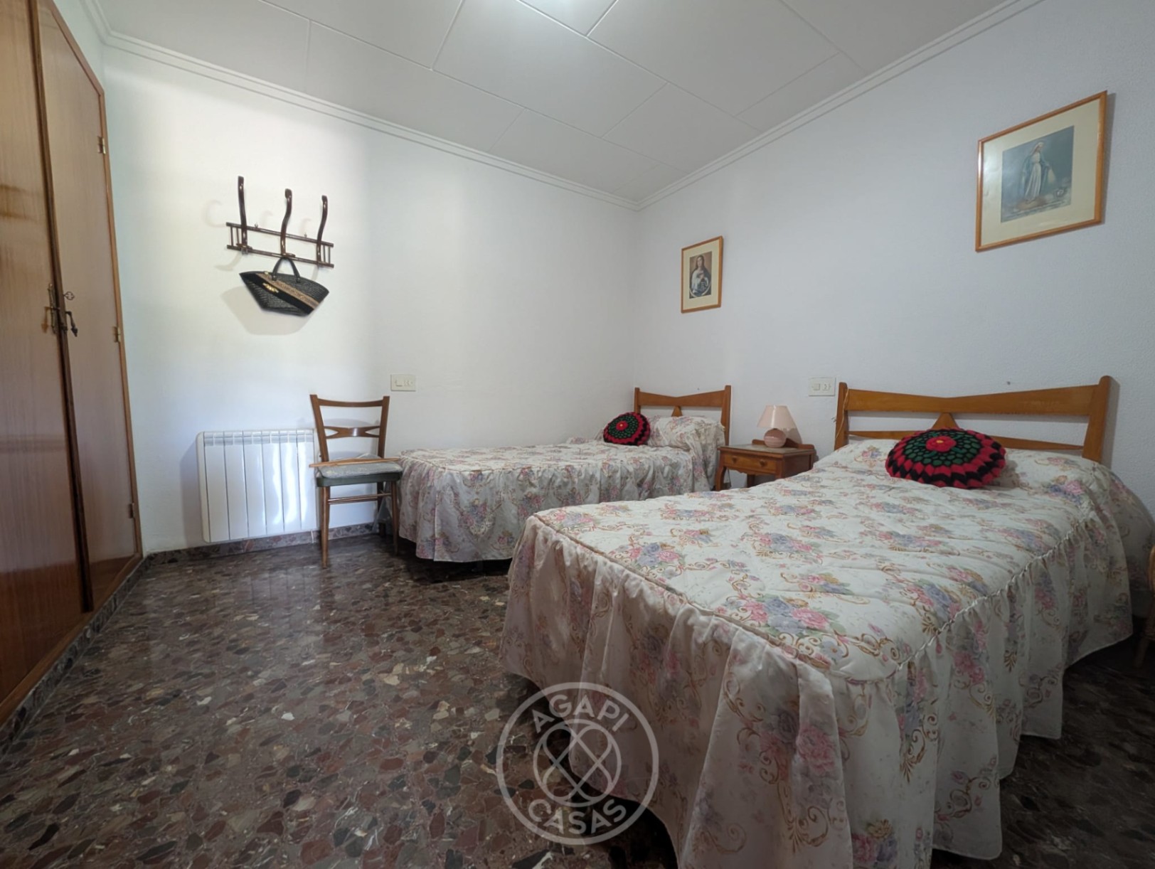 Huis met grote garage te koop in Castell de Castells