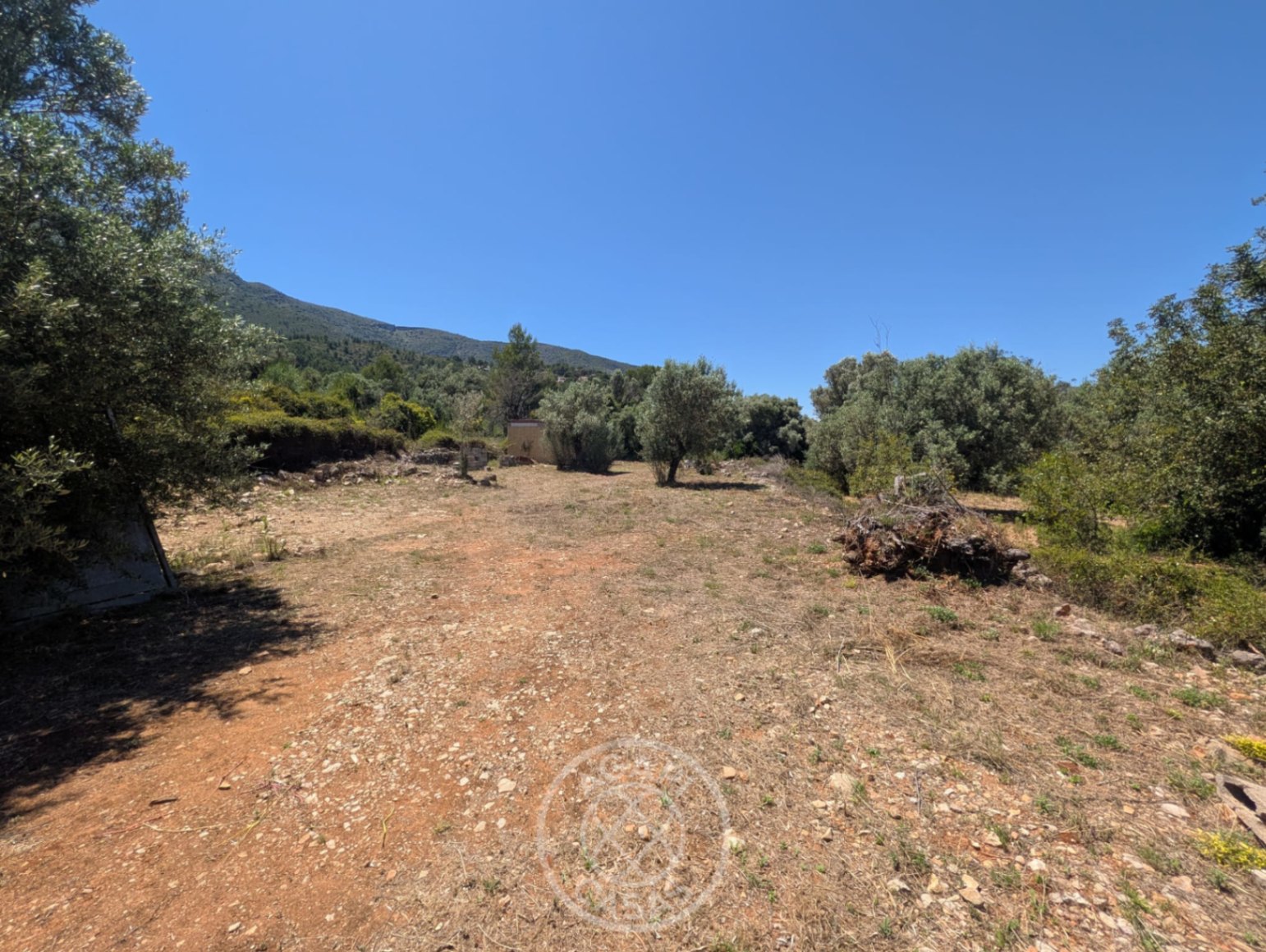 Terreno con casita y vistas en Parcent