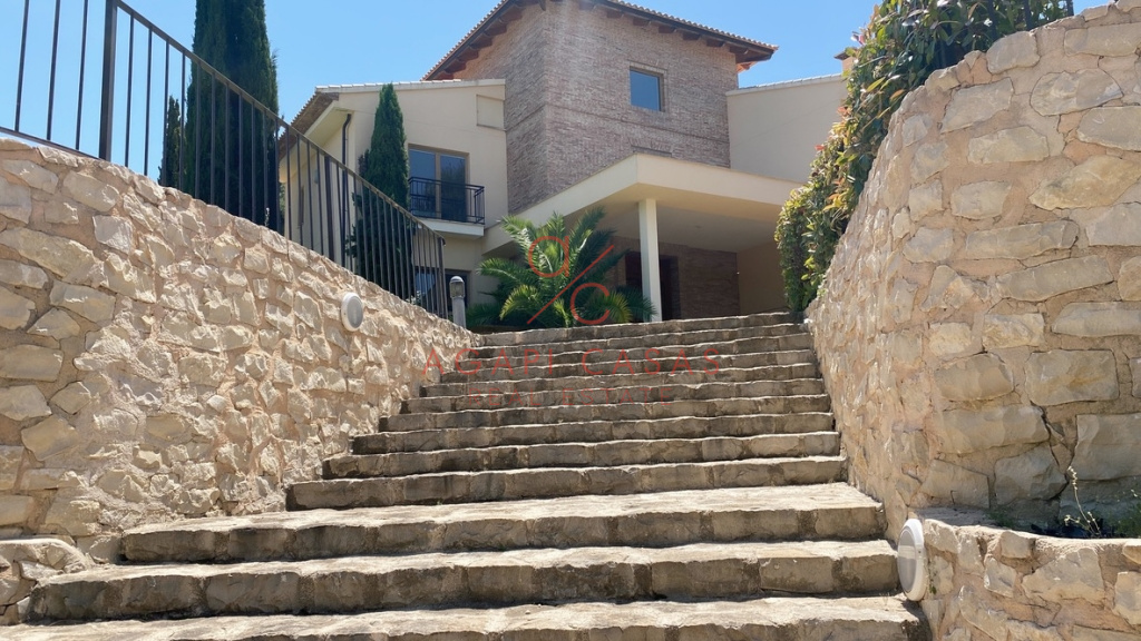Propiedad Única en Venta en Penàguila – Ideal para Eco-Resort o Retiro de Lujo