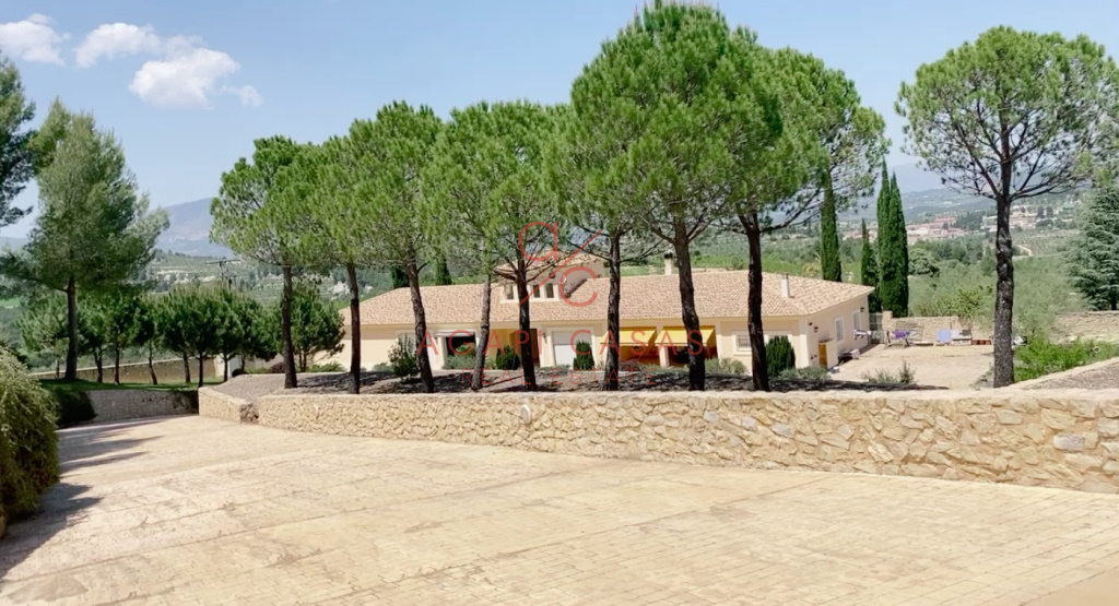 Propiedad Única en Venta en Penàguila – Ideal para Eco-Resort o Retiro de Lujo