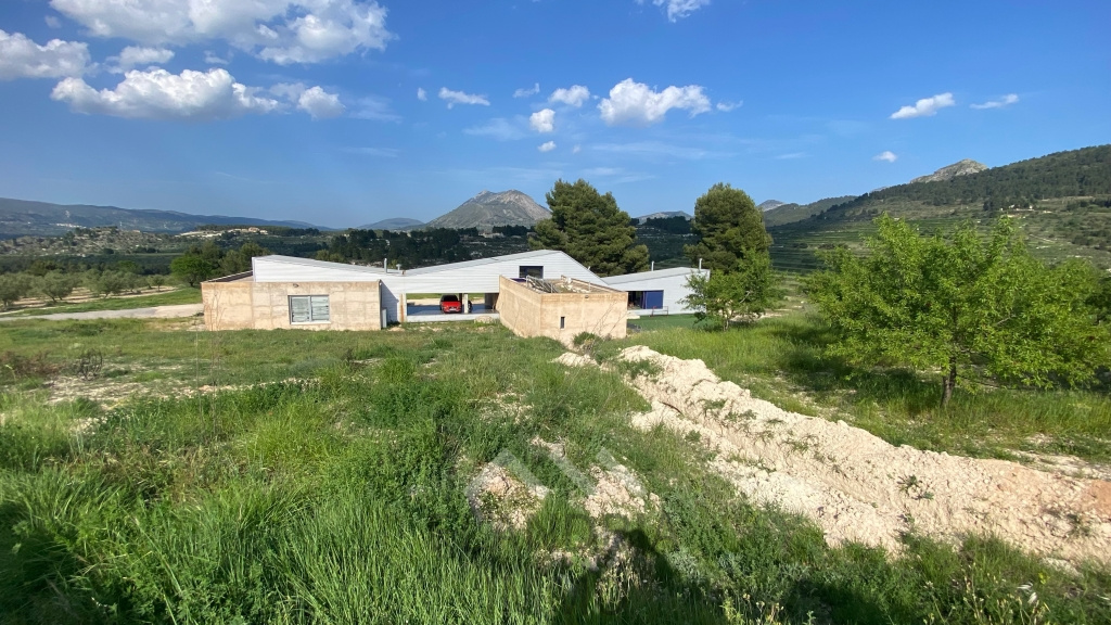 Propiedad Única en Venta en Penàguila – Ideal para Eco-Resort o Retiro de Lujo