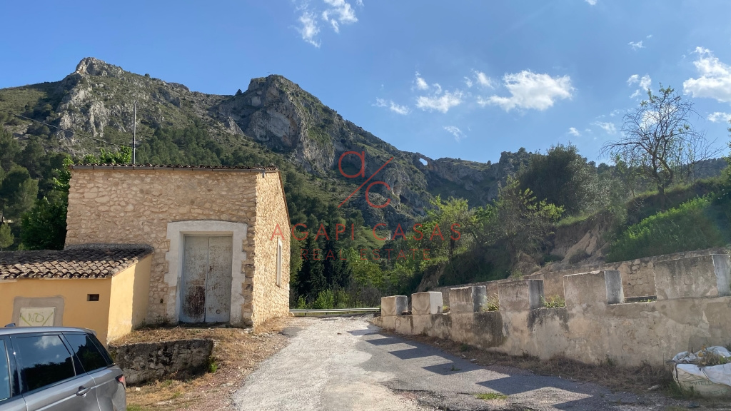 Propiedad Única en Venta en Penàguila – Ideal para Eco-Resort o Retiro de Lujo